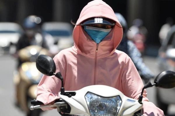 Dự báo thời tiết ngày 18/8/2021: Miền Bắc ngày nắng nóng, đêm mưa giông