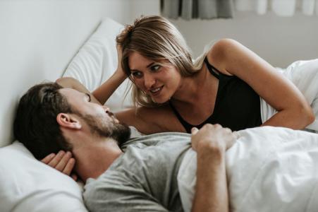 Vợ chồng nên quan hệ tình dục bao lâu một lần?