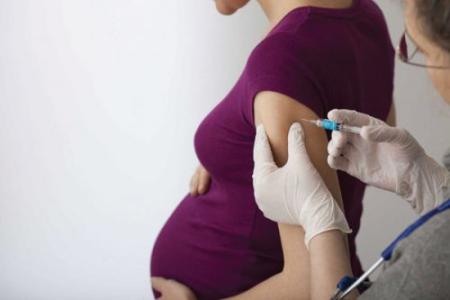 Vaccine COVID-19 có tác động đến chức năng sinh sản của phụ nữ?