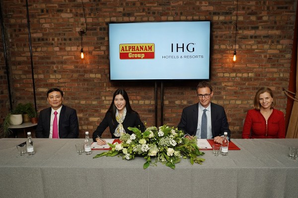 Lễ ký kết Bản ghi nhớ hợp tác giữa Alphanam Group và IHG