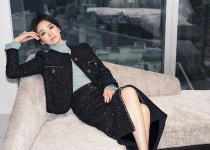 Song Hye Kyo thanh lịch với thời trang công sở