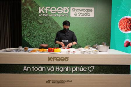 aT tổ chức lớp học nấu ăn quảng bá thực phẩm Hàn Quốc
