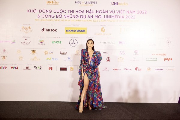 Bùi Linh Chi khoe thần thái sắc lạnh, nổi bật tại họp báo Hoa hậu Hoàn vũ Việt Nam 2022