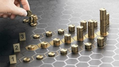 Giá vàng ngày 7/3/2022: Chuyên gia, giới đầu tư đều nhận định vàng tăng