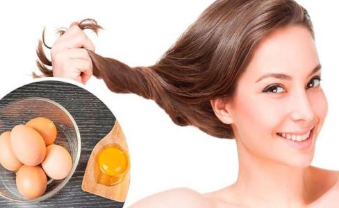 Cách tự nhiên giúp bạn khắc phục chứng rụng tóc hậu Covid