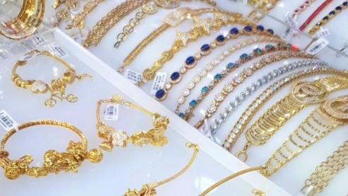 Giá vàng ngày 12/3/2022: Rời ngưỡng 2.000 USD/ounce