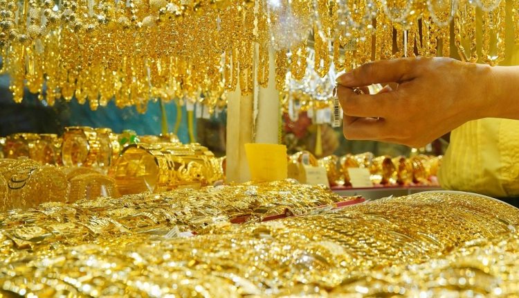 Giá vàng ngày 9/4/2022 giá vàng tăng lên trước khi đóng cửa