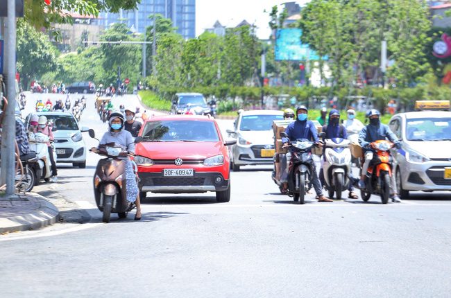 Thời tiết ngày 5/6/2022: Hà Nội chiều tối và đêm có mưa dông, ngày nắng nóng