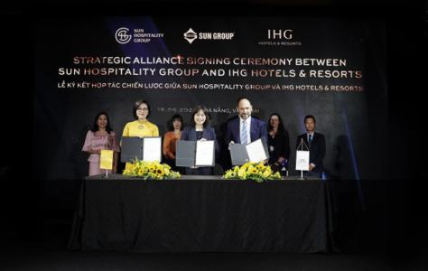 IHG Hotels & Resorts và Sun Hospitality Group ký kết hợp tác chiến lược