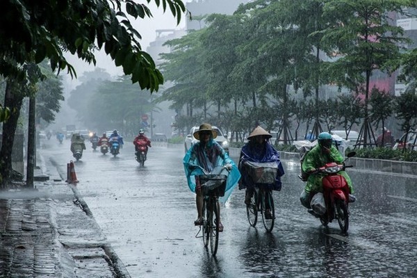 Dự báo thời tiết ngày 12/8/2022: Hà Nội tiếp diễn mưa to và giông