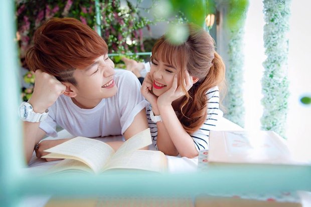 Các cặp đôi của showbiz Việt lựa chọn yêu thương theo cách bình dị