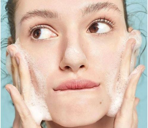 3 lưu ý quan trọng khi rửa mặt để có làn da căng mọng
