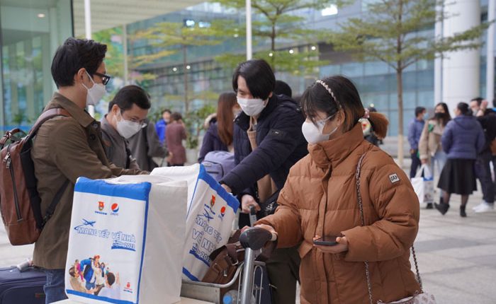 196 công nhân Việt Nam tại Nhật về quê đón Tết trên chuyến bay ‘Mang Tết về nhà 2023’