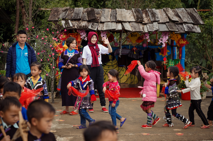  “Tết tròn" Home Credit mang đến điểm trường Hoa Ban