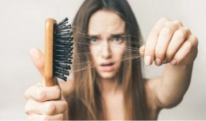 Chiêu đơn giản giúp giải quyết tình trạng tóc khô xơ gãy rụng