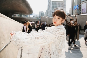 Bảo Hà nổi bật tại sự kiện thời trang ở Hàn Quốc