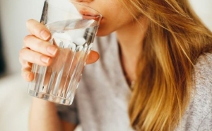 Mùa nắng nên nóng uống bao nhiêu nước là đủ cho cơ thể?