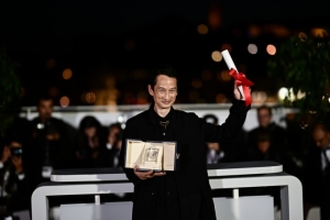 Trần Anh Hùng nhận giải Đạo diễn xuất sắc tại Liên hoan phim Cannes 2023