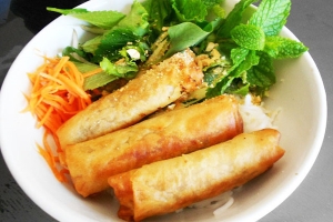 Thực đơn hàng ngày: Bún chả giò