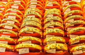 Giá vàng ngày 27/12/2023 đắt chưa từng có, vẫn quanh mốc 80 triệu đồng/lượng