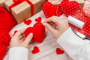 Gợi ý quà Valentine tặng vợ/chồng 