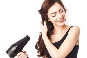 Tips cơ bản khi sấy tóc để bảo vệ mái tóc không bị hư tổn, gãy rụng