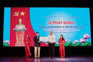 Ông Johnathan Hạnh Nguyễn tặng 1 tỷ đồng cho Quỹ Bảo trợ trẻ em Việt Nam 