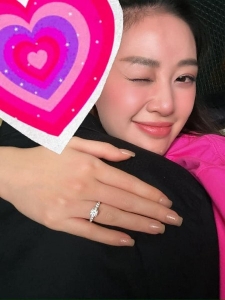 Hoa hậu Nguyễn Trần Khánh Vân nhận lời cầu hôn từ bạn trai