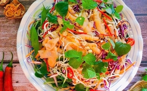 Thực đơn hàng ngày: Gỏi bắp cải chân gà rút xương