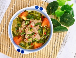 Thực đơn hàng ngày: Canh tiến vua sườn non