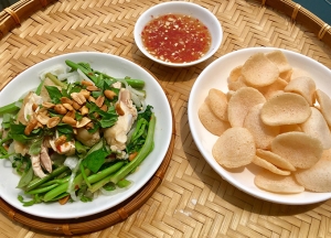 Thực đơn hàng ngày: Gỏi gà rau rút