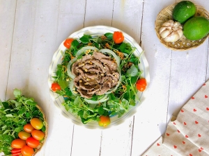 Thực đơn hàng ngày: Gỏi thịt bò rau càng cua