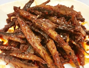 Thực đơn hàng ngày: Cá khô rim chua ngọt 