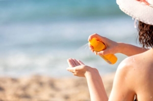 Sai lầm thường gặp khi sử dụng kem chống nắng dạng xịt