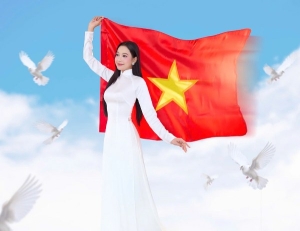 Hoa hậu Biển đảo Việt Nam 2025 Nguyễn Thị Mỹ Linh vinh dự được tham gia diễu hành