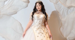 Diễn viên Trúc Anh chuộng trang phục đơn sắc