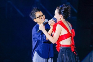 Nhạc sĩ Phương Uyên bất ngờ xuất hiện bên danh ca Thanh Hà trong liveshow 