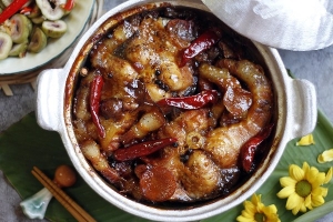 Thực đơn hàng ngày: Cá trắm kho mật mía 