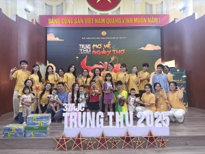 Người mang sức trẻ vẽ ước mơ em thơ