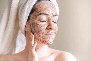 Có nên tẩy tế bào chết thường xuyên vào mùa Thu?