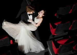 Đình Tú - Ngọc Huyền thực hiện bộ ảnh cưới tại Nhà hát Kịch Hà Nội