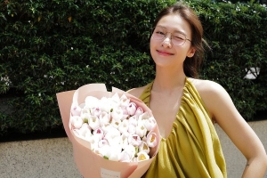 Khả Ngân ngày càng xinh đẹp, rạng rỡ hơn sau biến cố