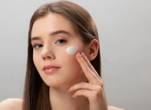 Mùa hanh khô vẫn cần dùng kem chống nắng?