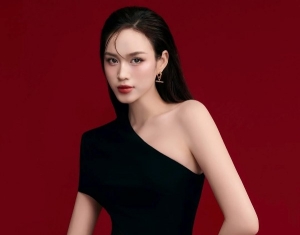 Hoa hậu Đỗ Thị Hà được nhận xét ngày càng xinh đẹp