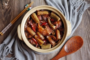 Thực đơn hàng ngày: Cá kho chuối 