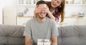 Bí quyết giữ lửa hôn nhân: Khi ngôn ngữ yêu thương bị lãng quên