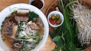 Thực đơn hàng ngày: Phở sườn bò