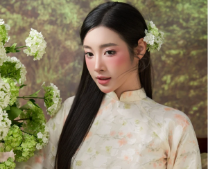 Hoa khôi Thanh lịch Hà Nội 2025 Đinh Hoài An dịu dàng khi hoá nàng thơ mùa thu