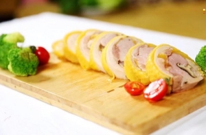 Thực đơn hàng ngày: Giò gà nấm hương