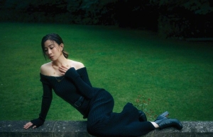 Xa Thi Mạn biến tấu đa phong cách ở tuổi 50 